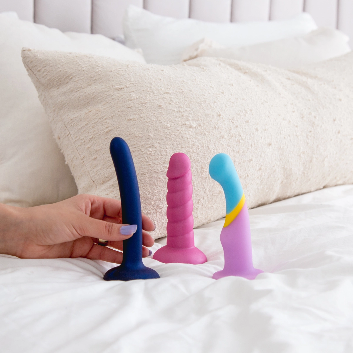 Avant D14 Heart of Gold Silicone Dildo
